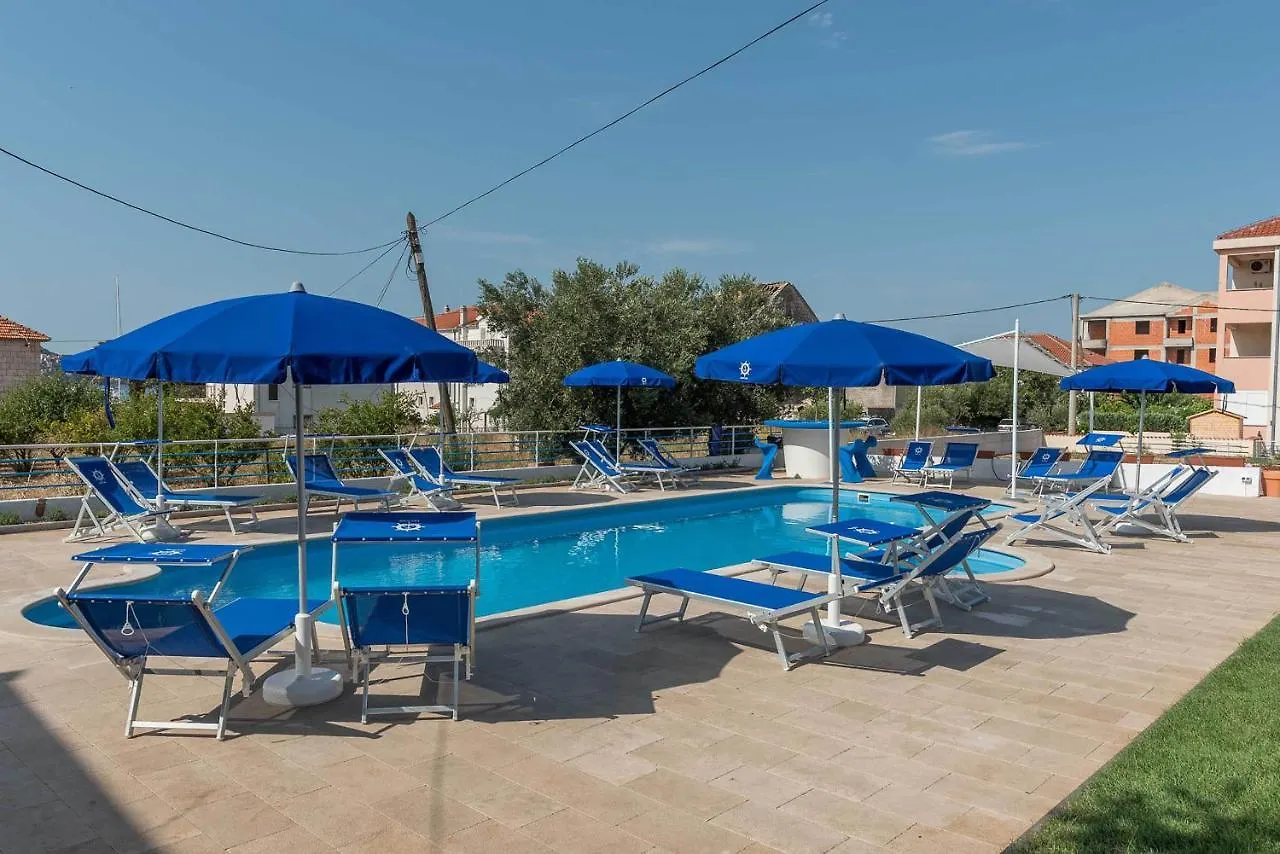 Porto Samaria Holiday Apartments  Trogir