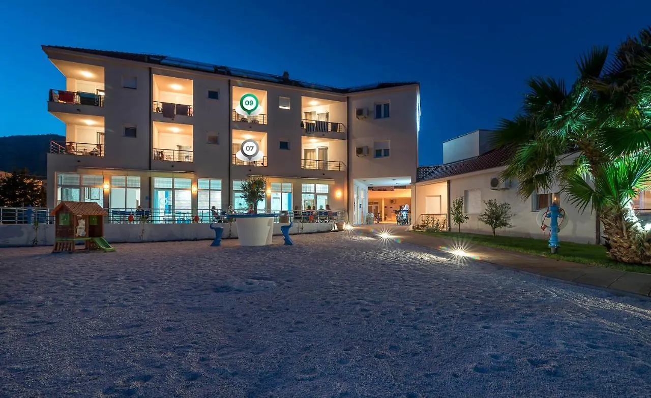 Porto Samaria Holiday Apartments  Trogir